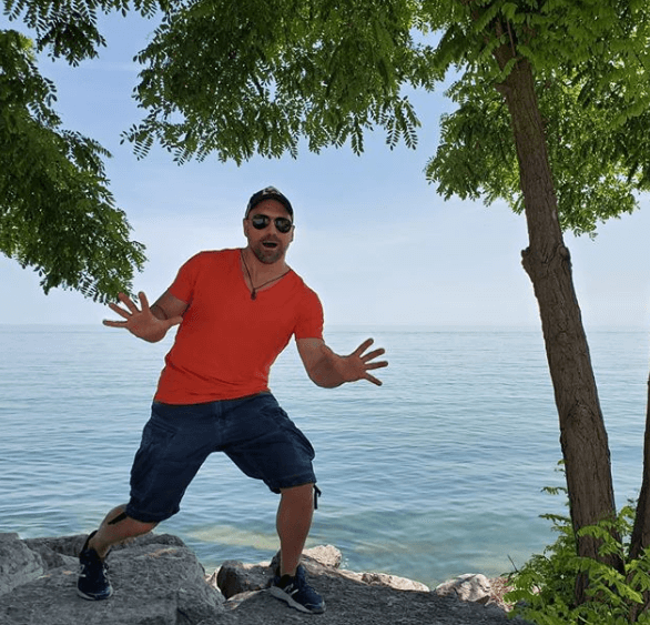 Noah Danby Loves Beaches (Lifestyle)